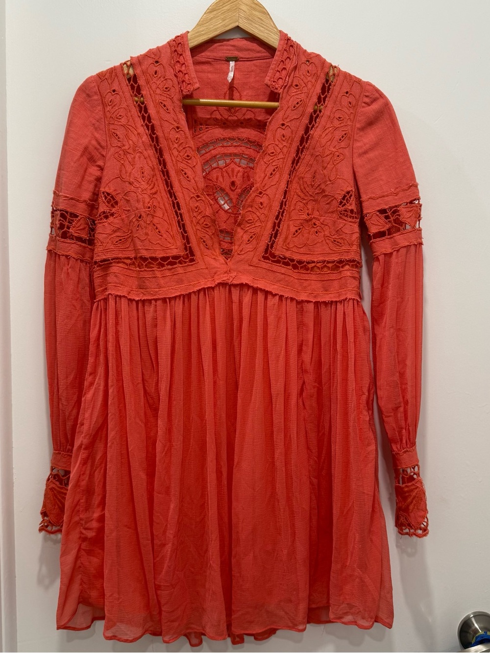 Free People Coral Embroidered Cutwork Lace Long Sleeve Mini Dress Boho Sz 2